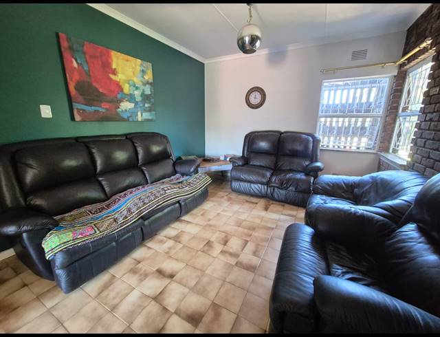 4 BEDROOM HOUSE FOR SALE IN VANDERBIJLPARK SE 2